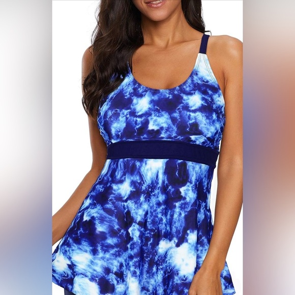 Blue Tie-Dye Women's Swim 
Top extra supportive,Removable Bra
TOP ONLY
4 XL - Picture 3 of 4